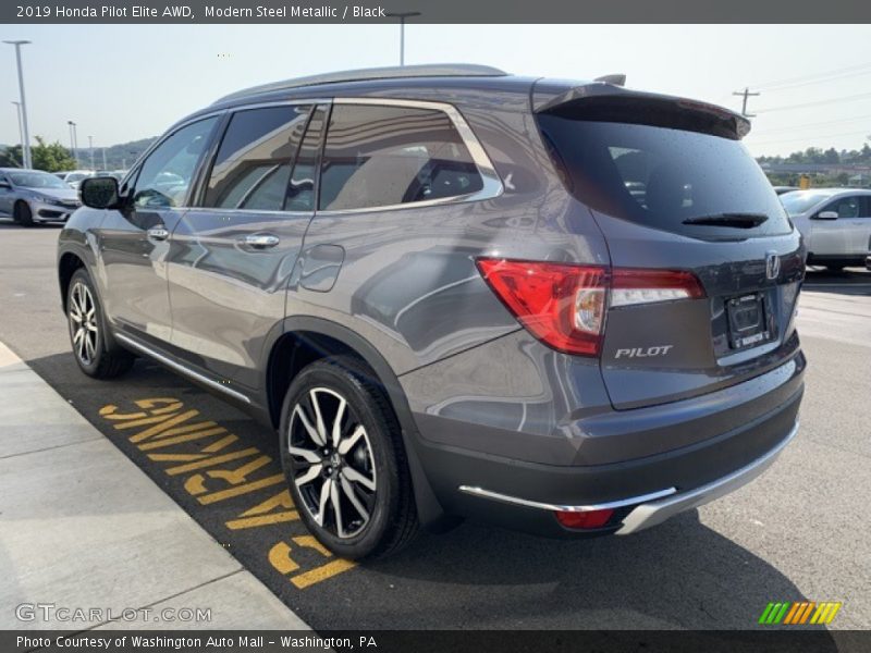 Modern Steel Metallic / Black 2019 Honda Pilot Elite AWD