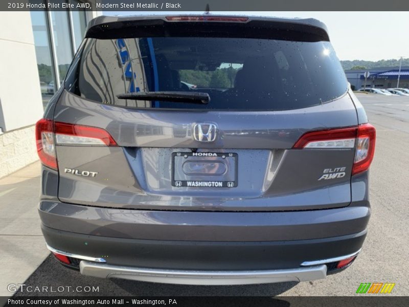 Modern Steel Metallic / Black 2019 Honda Pilot Elite AWD