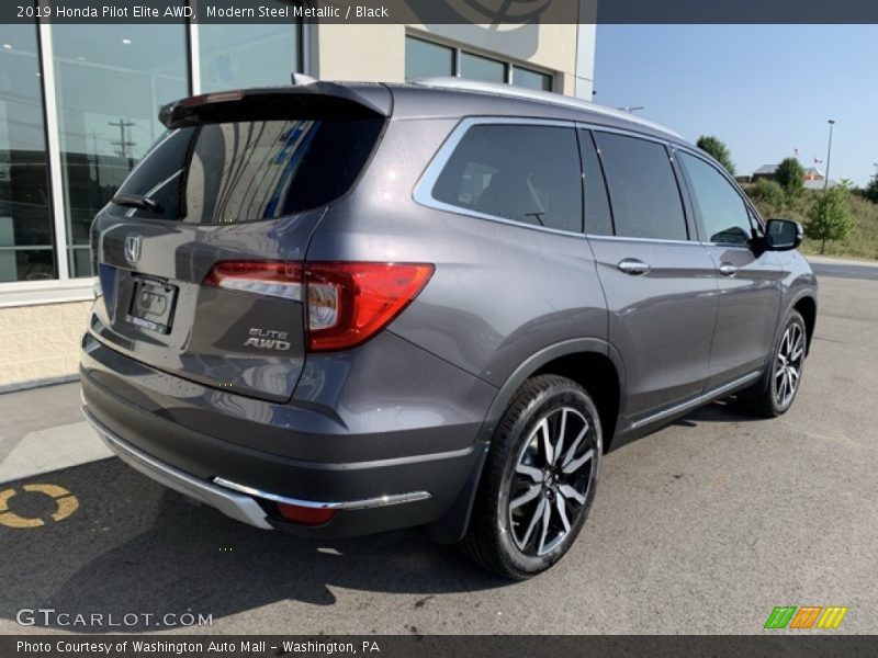 Modern Steel Metallic / Black 2019 Honda Pilot Elite AWD