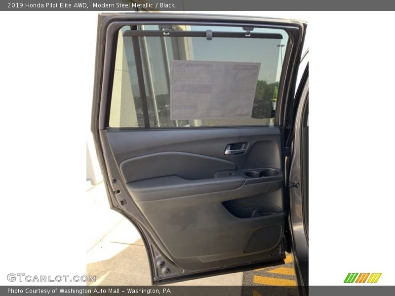 Modern Steel Metallic / Black 2019 Honda Pilot Elite AWD