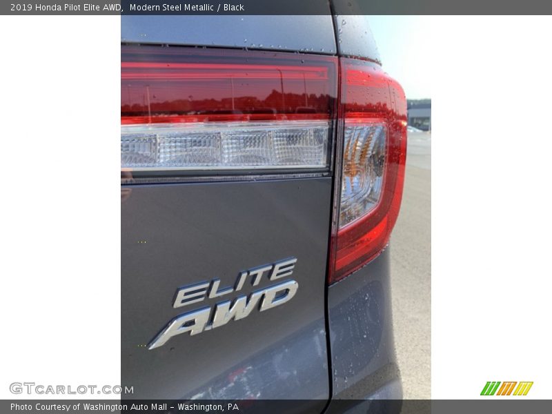 Modern Steel Metallic / Black 2019 Honda Pilot Elite AWD