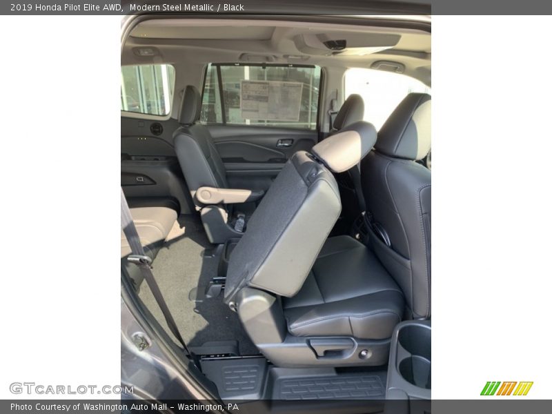 Modern Steel Metallic / Black 2019 Honda Pilot Elite AWD