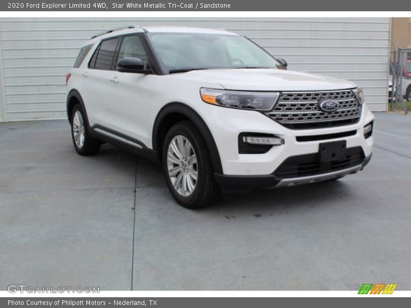Front 3/4 View of 2020 Explorer Limited 4WD