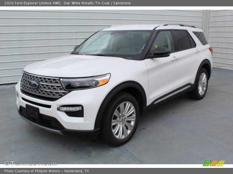 Front 3/4 View of 2020 Explorer Limited 4WD