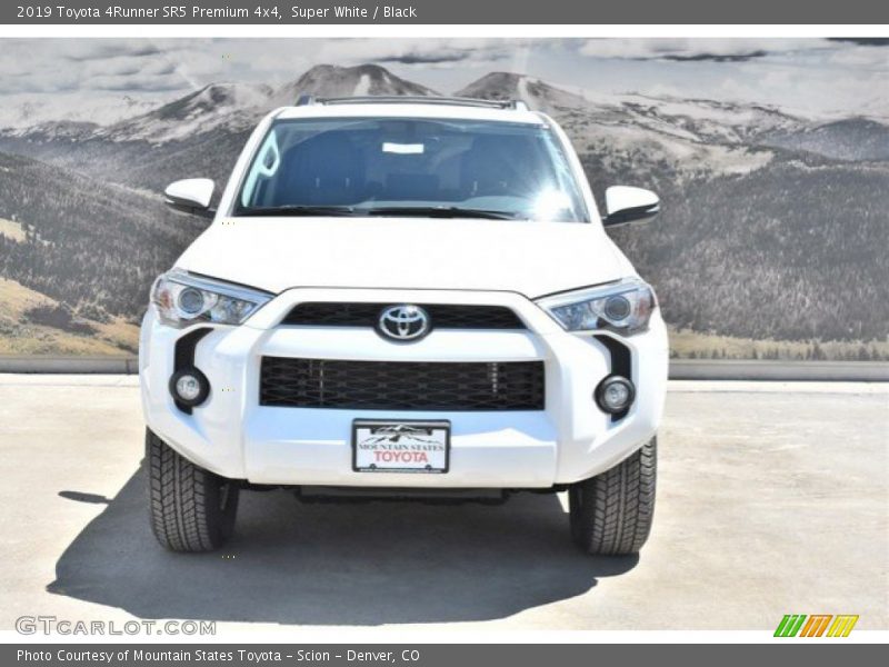 Super White / Black 2019 Toyota 4Runner SR5 Premium 4x4