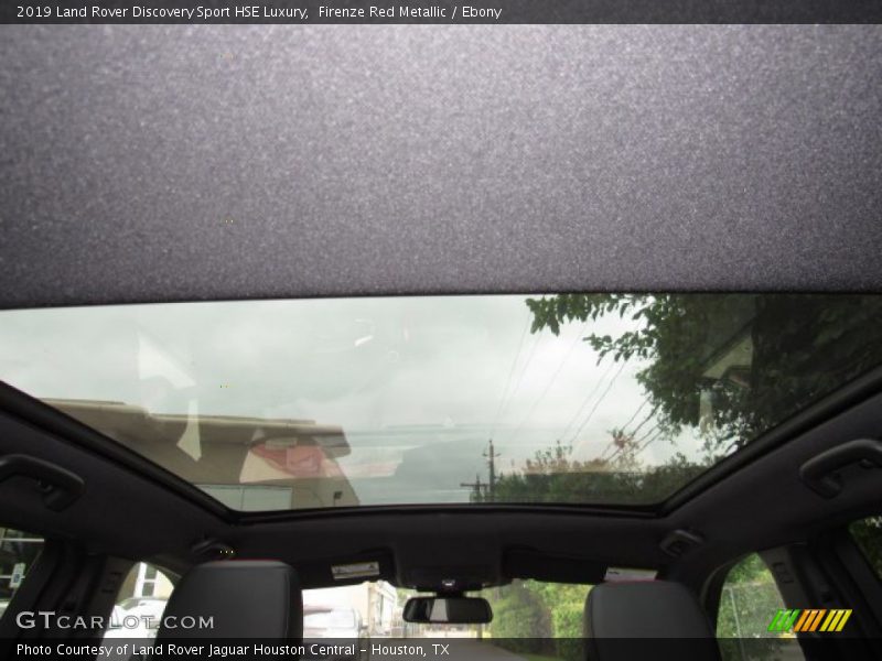 Sunroof of 2019 Discovery Sport HSE Luxury