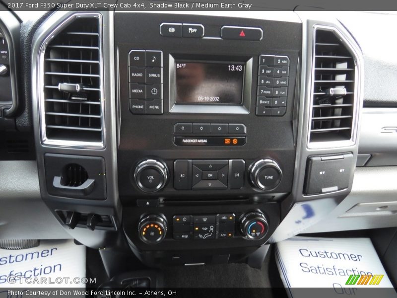 Shadow Black / Medium Earth Gray 2017 Ford F350 Super Duty XLT Crew Cab 4x4