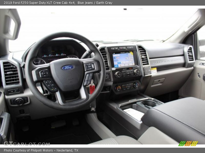 Blue Jeans / Earth Gray 2019 Ford F250 Super Duty XLT Crew Cab 4x4