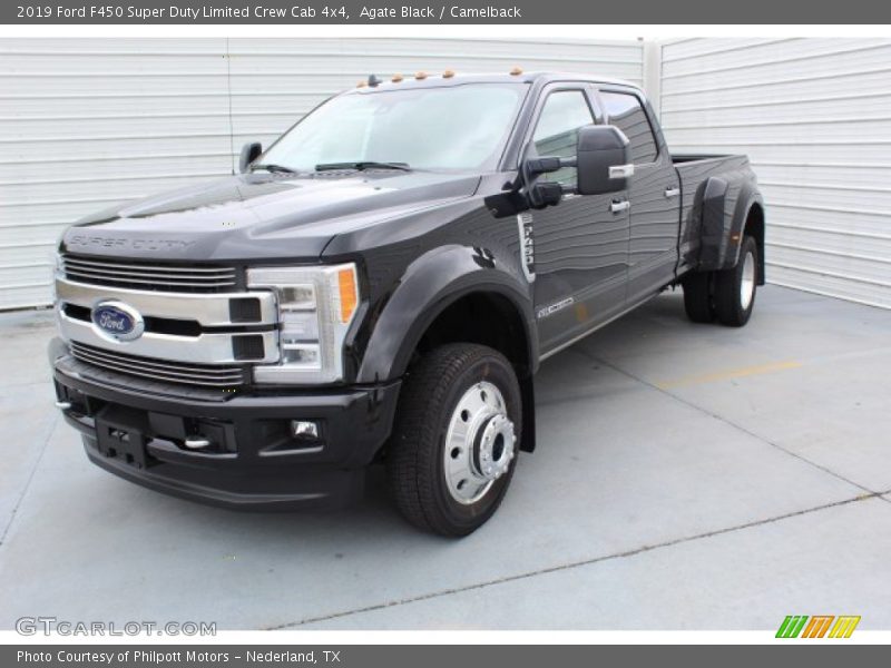 Front 3/4 View of 2019 F450 Super Duty Limited Crew Cab 4x4