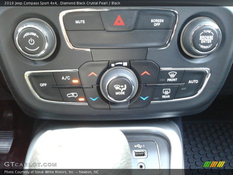Diamond Black Crystal Pearl / Black 2019 Jeep Compass Sport 4x4