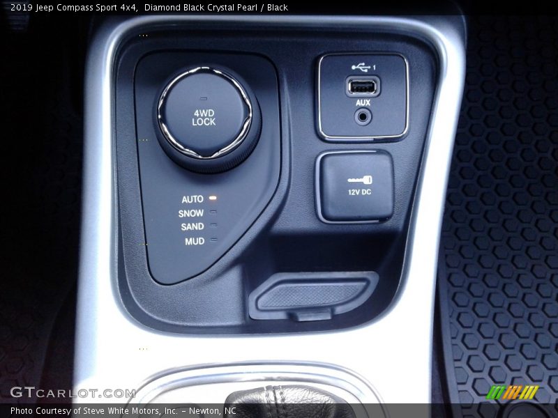Diamond Black Crystal Pearl / Black 2019 Jeep Compass Sport 4x4