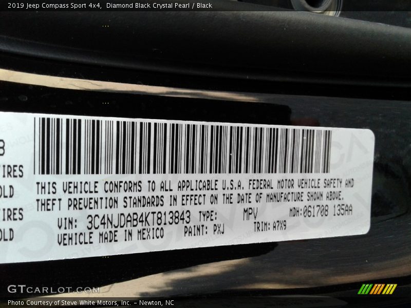 Diamond Black Crystal Pearl / Black 2019 Jeep Compass Sport 4x4
