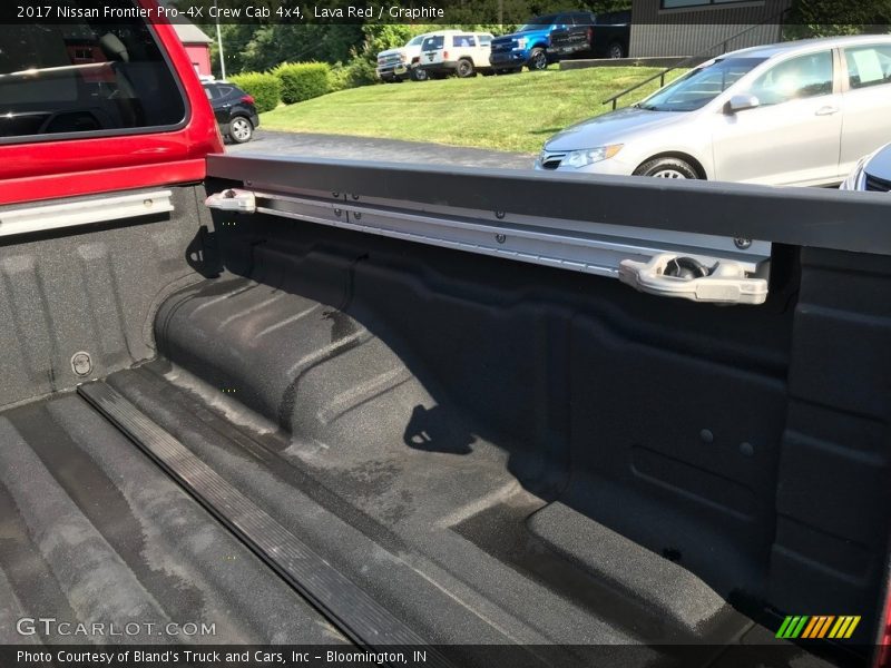 Lava Red / Graphite 2017 Nissan Frontier Pro-4X Crew Cab 4x4