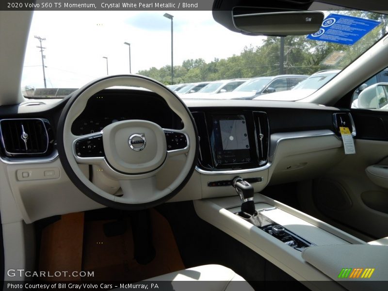 Dashboard of 2020 S60 T5 Momentum