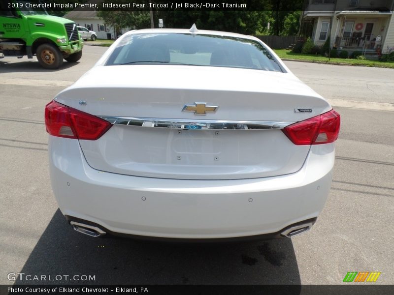 Iridescent Pearl Tricoat / Jet Black/­Dark Titanium 2019 Chevrolet Impala Premier