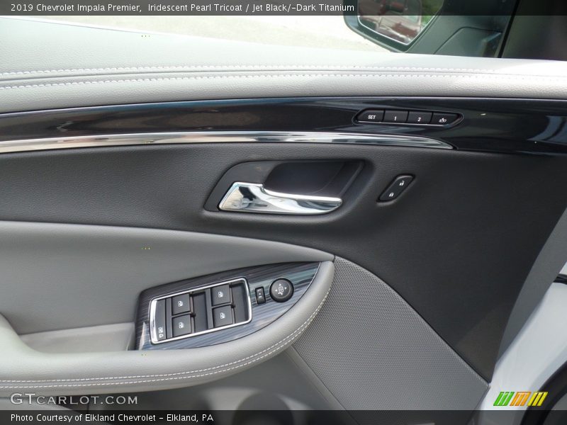 Iridescent Pearl Tricoat / Jet Black/­Dark Titanium 2019 Chevrolet Impala Premier