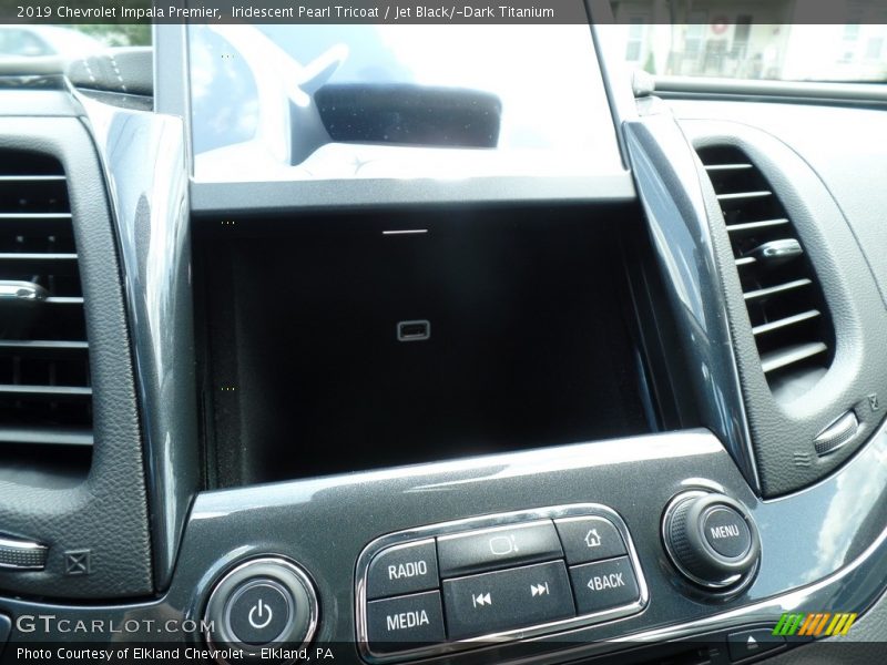 Iridescent Pearl Tricoat / Jet Black/­Dark Titanium 2019 Chevrolet Impala Premier