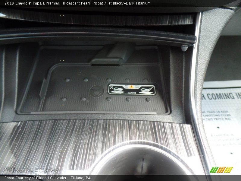 Iridescent Pearl Tricoat / Jet Black/­Dark Titanium 2019 Chevrolet Impala Premier