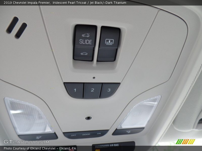 Iridescent Pearl Tricoat / Jet Black/­Dark Titanium 2019 Chevrolet Impala Premier