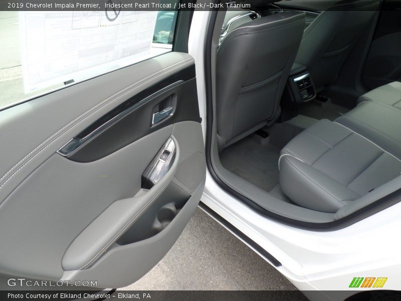 Iridescent Pearl Tricoat / Jet Black/­Dark Titanium 2019 Chevrolet Impala Premier
