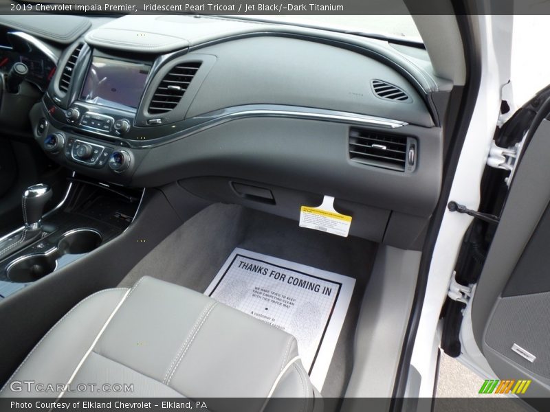 Iridescent Pearl Tricoat / Jet Black/­Dark Titanium 2019 Chevrolet Impala Premier