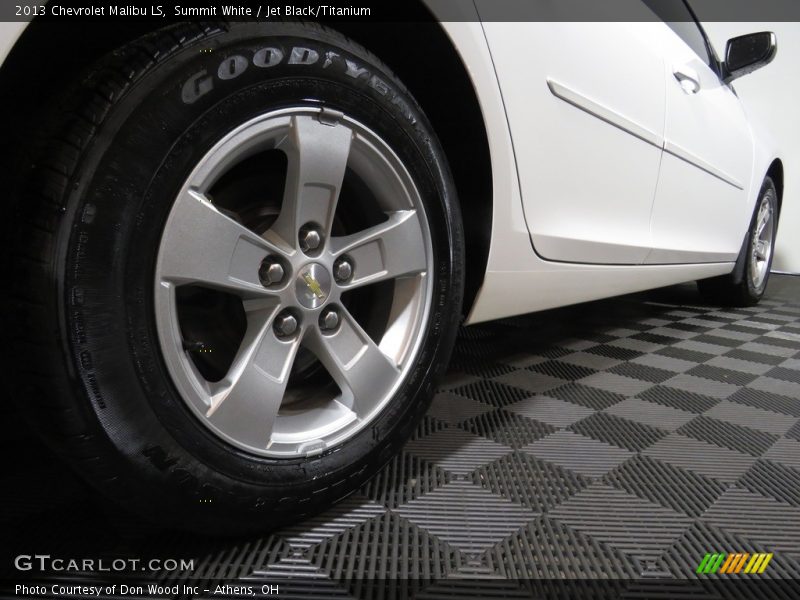 Summit White / Jet Black/Titanium 2013 Chevrolet Malibu LS