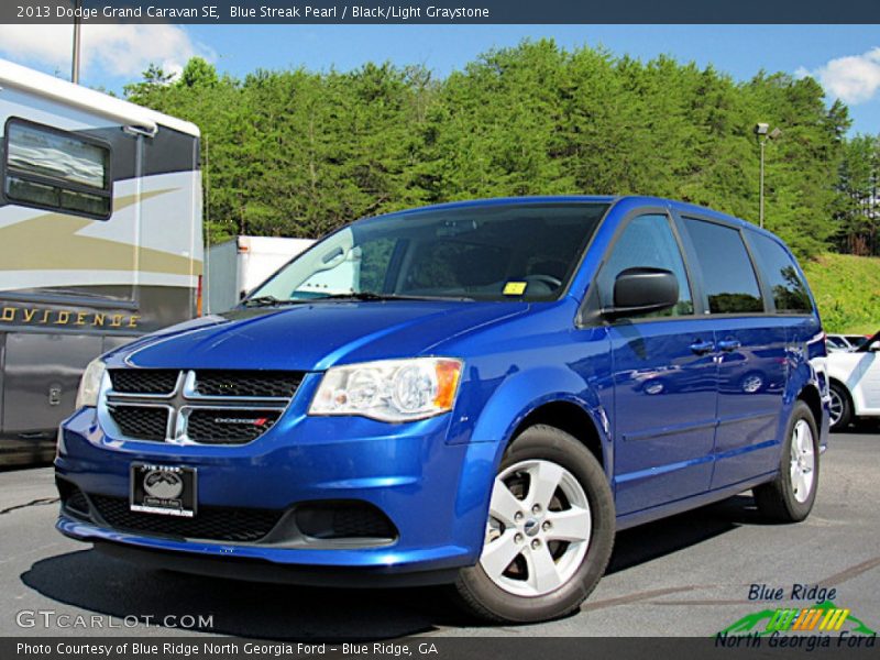 Blue Streak Pearl / Black/Light Graystone 2013 Dodge Grand Caravan SE