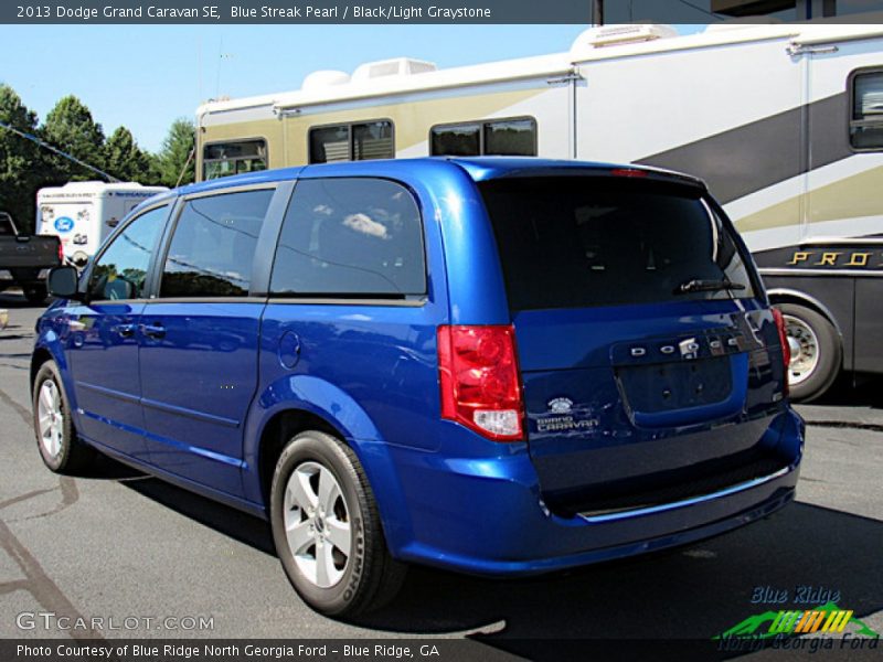 Blue Streak Pearl / Black/Light Graystone 2013 Dodge Grand Caravan SE