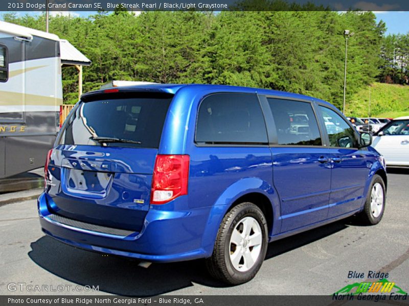 Blue Streak Pearl / Black/Light Graystone 2013 Dodge Grand Caravan SE