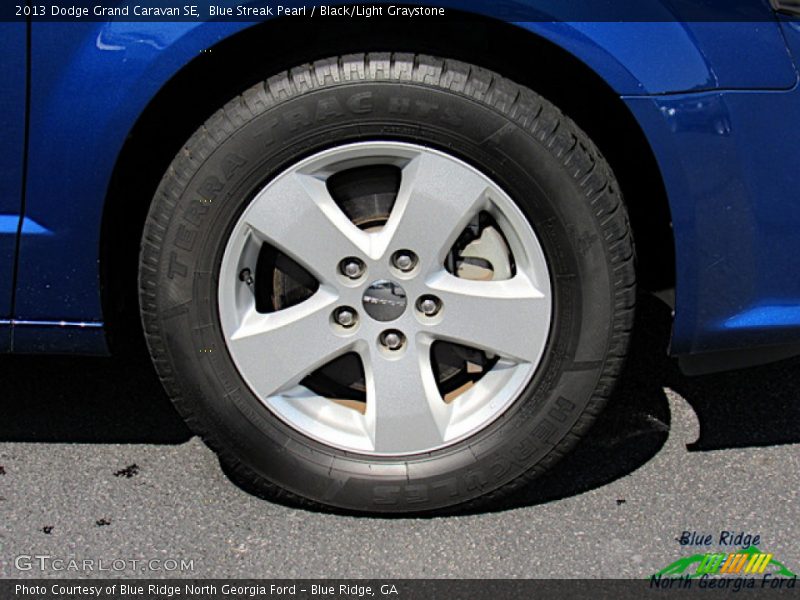 Blue Streak Pearl / Black/Light Graystone 2013 Dodge Grand Caravan SE