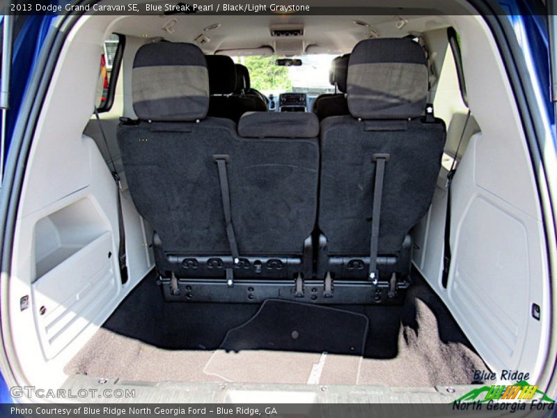 Blue Streak Pearl / Black/Light Graystone 2013 Dodge Grand Caravan SE