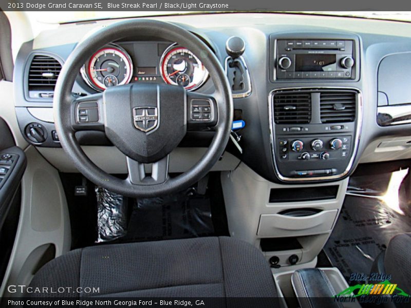 Blue Streak Pearl / Black/Light Graystone 2013 Dodge Grand Caravan SE
