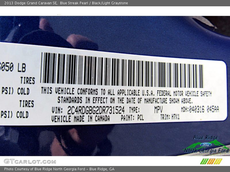 Blue Streak Pearl / Black/Light Graystone 2013 Dodge Grand Caravan SE