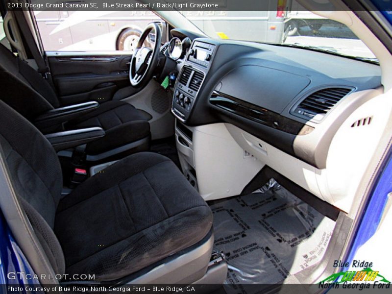 Blue Streak Pearl / Black/Light Graystone 2013 Dodge Grand Caravan SE