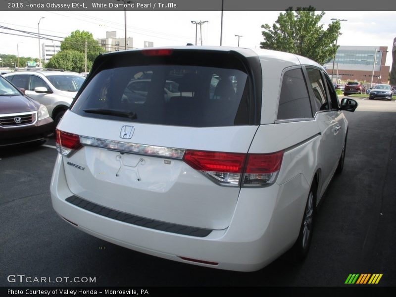 White Diamond Pearl / Truffle 2016 Honda Odyssey EX-L