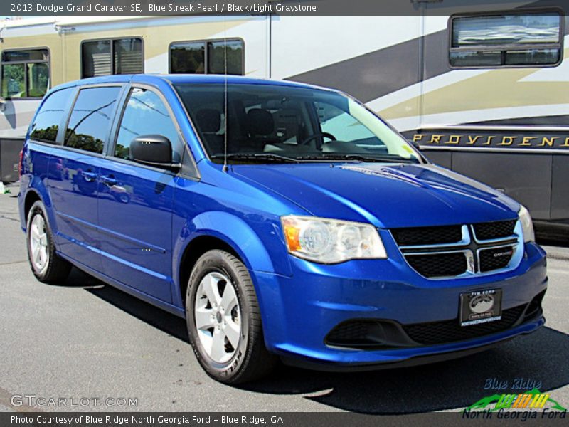 Blue Streak Pearl / Black/Light Graystone 2013 Dodge Grand Caravan SE