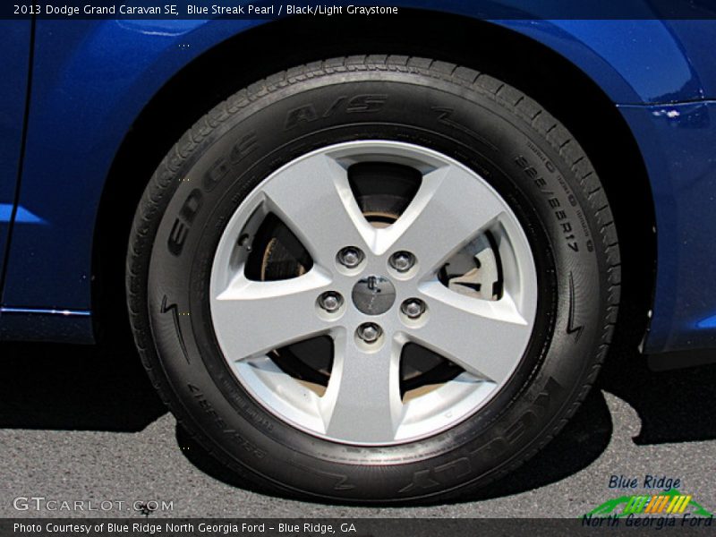 Blue Streak Pearl / Black/Light Graystone 2013 Dodge Grand Caravan SE