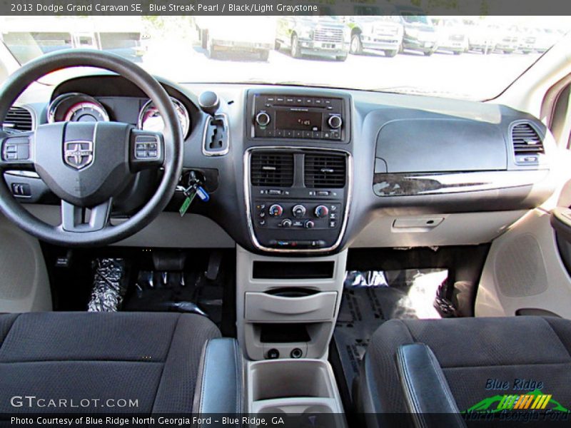 Blue Streak Pearl / Black/Light Graystone 2013 Dodge Grand Caravan SE