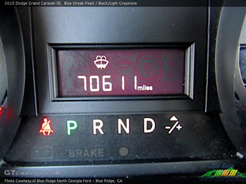 Blue Streak Pearl / Black/Light Graystone 2013 Dodge Grand Caravan SE