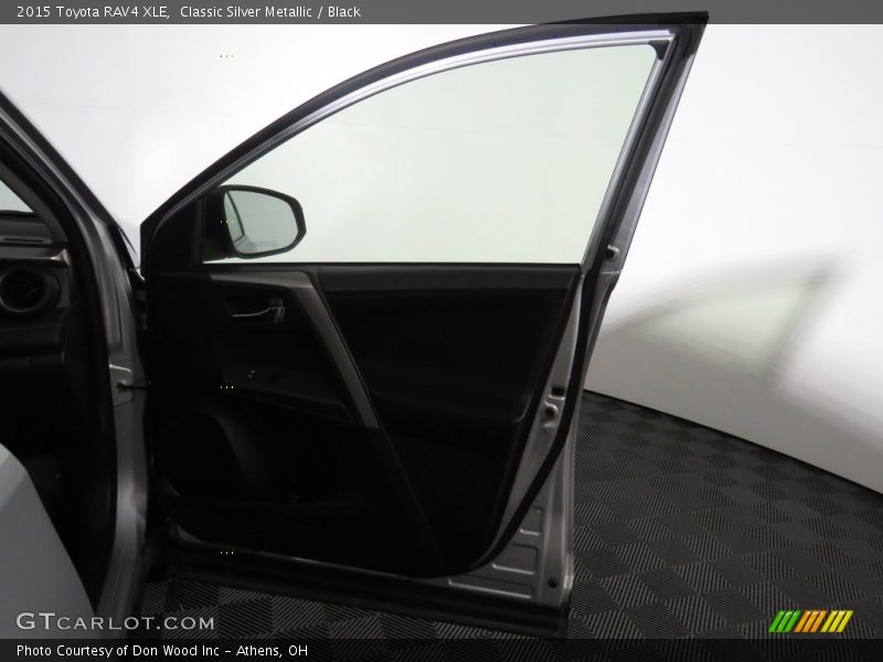 Classic Silver Metallic / Black 2015 Toyota RAV4 XLE
