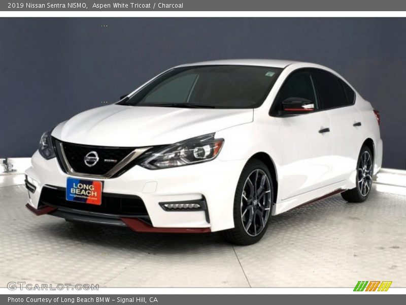 Front 3/4 View of 2019 Sentra NISMO