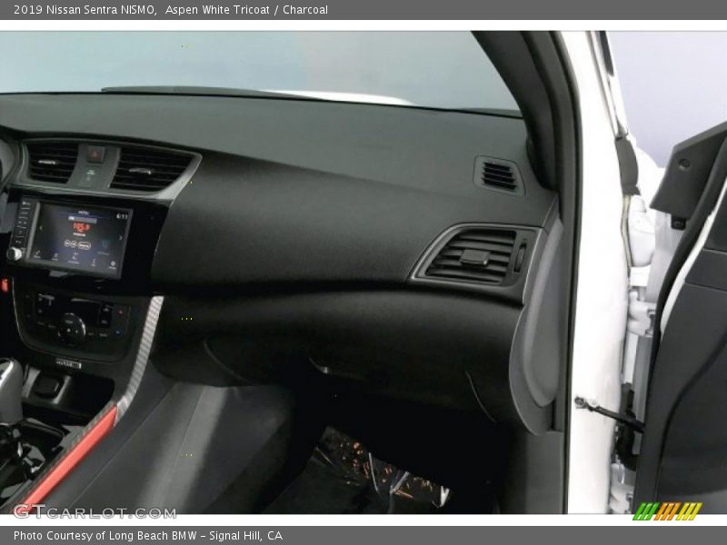 Aspen White Tricoat / Charcoal 2019 Nissan Sentra NISMO