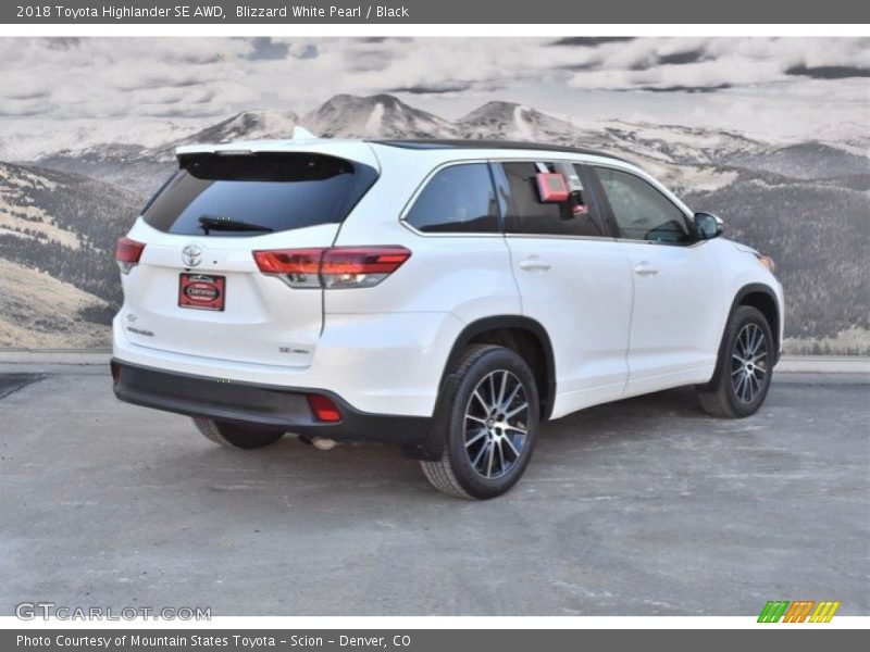 Blizzard White Pearl / Black 2018 Toyota Highlander SE AWD
