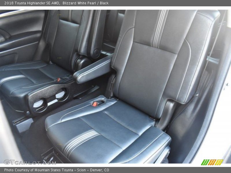 Blizzard White Pearl / Black 2018 Toyota Highlander SE AWD