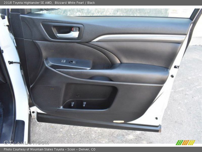 Blizzard White Pearl / Black 2018 Toyota Highlander SE AWD