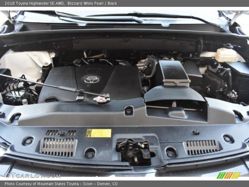 Blizzard White Pearl / Black 2018 Toyota Highlander SE AWD