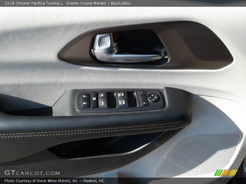 Granite Crystal Metallic / Black/Alloy 2018 Chrysler Pacifica Touring L