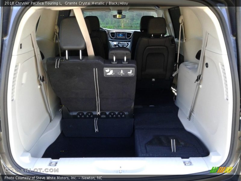 Granite Crystal Metallic / Black/Alloy 2018 Chrysler Pacifica Touring L
