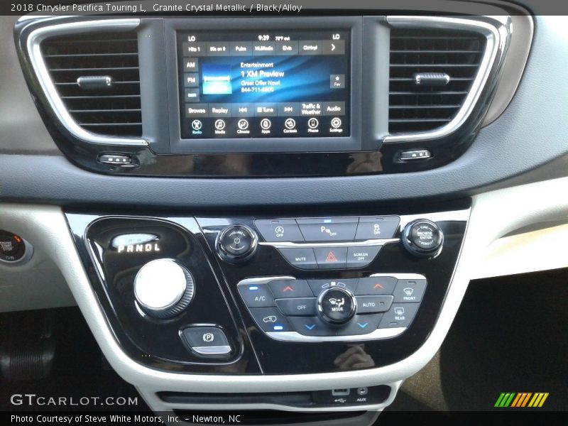 Granite Crystal Metallic / Black/Alloy 2018 Chrysler Pacifica Touring L