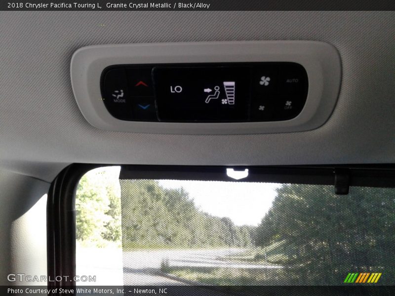 Granite Crystal Metallic / Black/Alloy 2018 Chrysler Pacifica Touring L